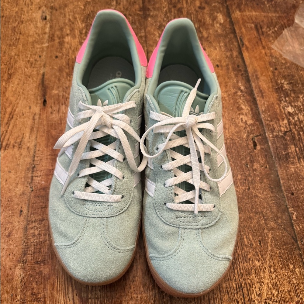 Kids Adidas Gazelle size 6.5
